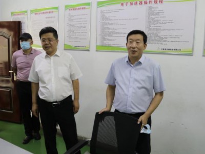甘肃省药品监督管理局副局长杨平荣一行莅临普安康药业公司调研指导工作