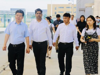 巴基斯坦驻华商务参赞一行莅临甘肃普安康药业有限公司参观调研