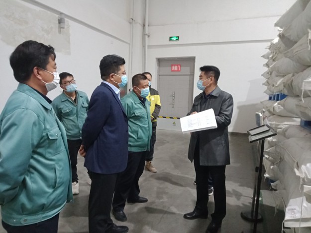 集团公司党委委员、副总经理张彦莅临普安康药业检查指导疫情防控及生产经营工作